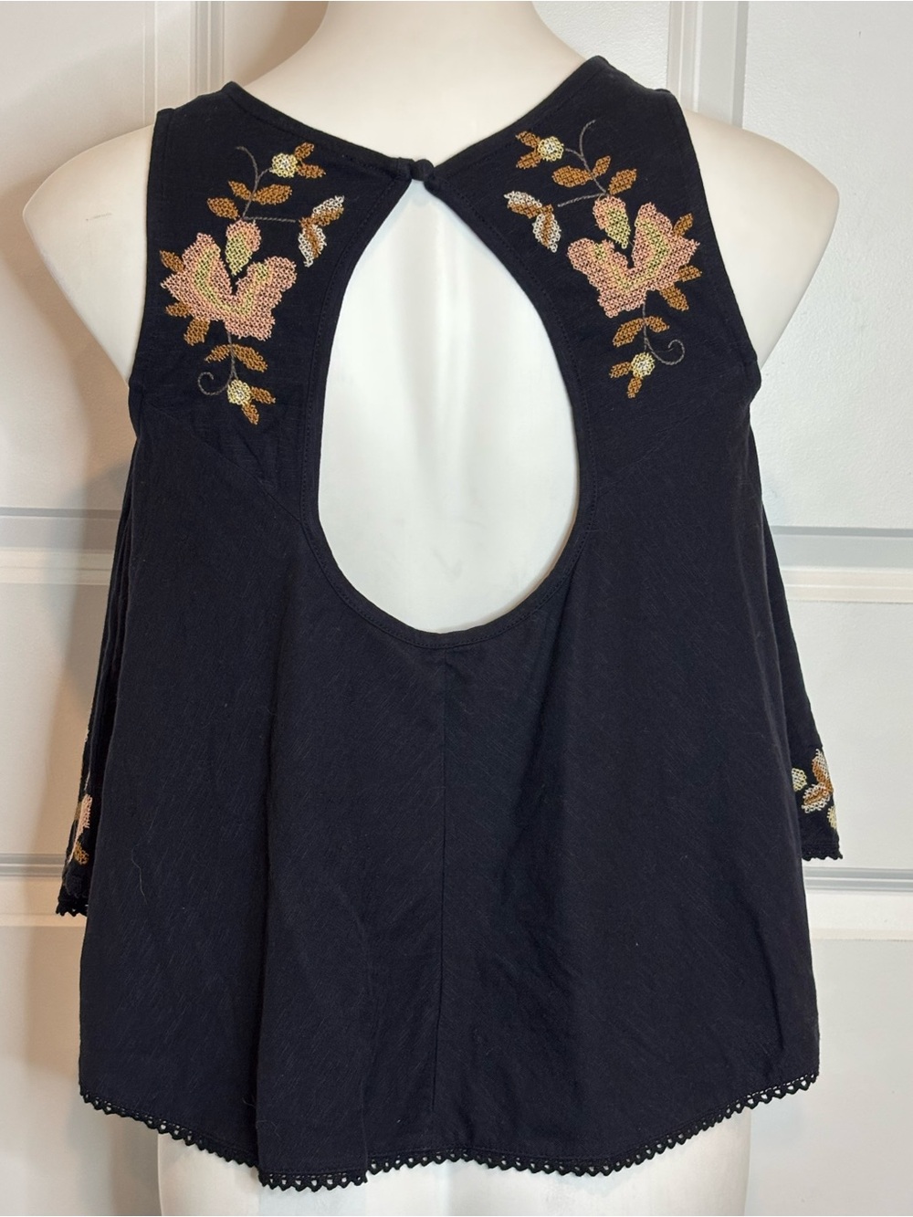 Free People Black Embroidered Cross Stitch Floral Swing Tank S - Picture 5 of 9